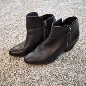 Frye Judith Double-Zip Leather Ankle Booties Size 6.5
